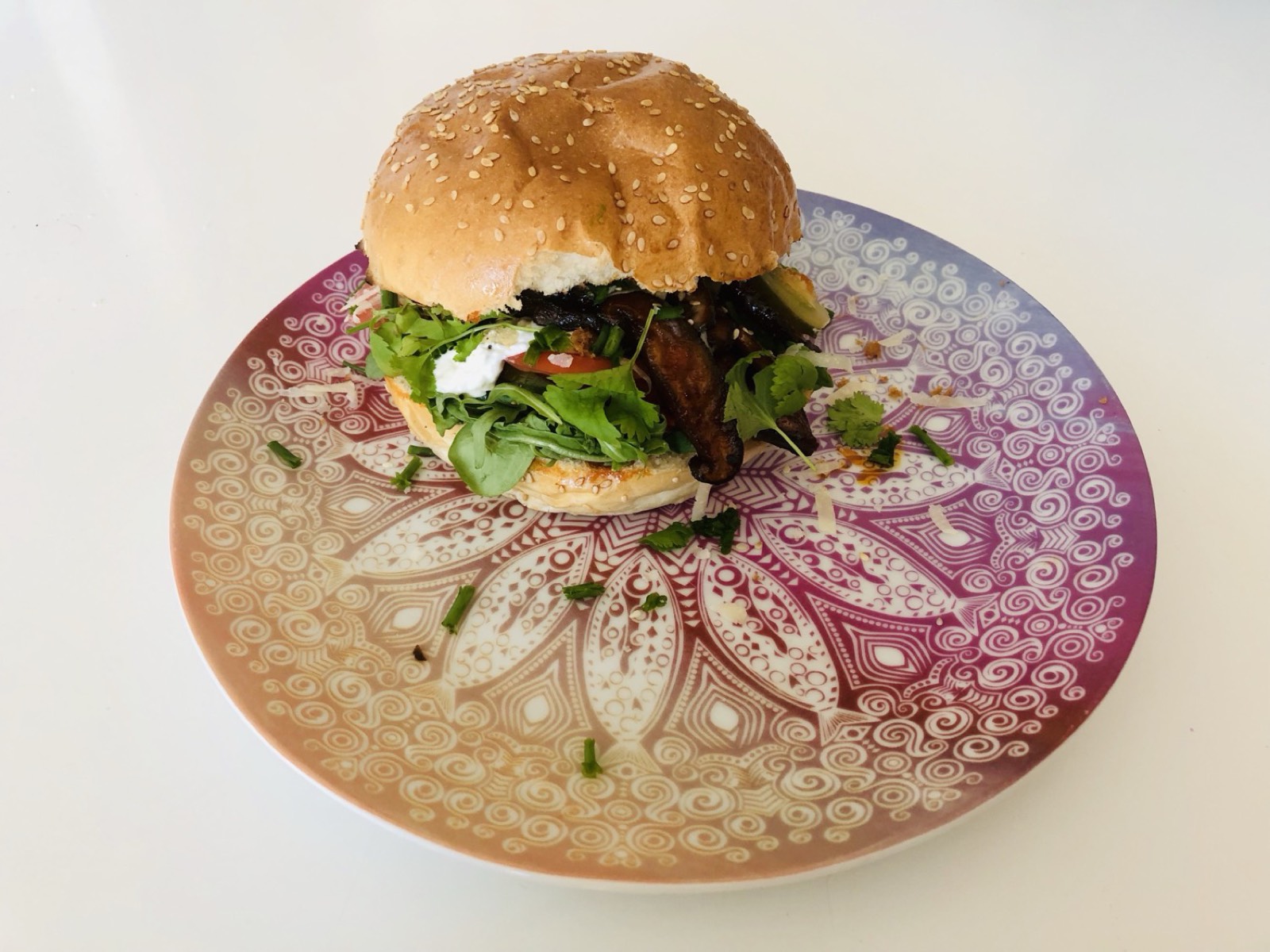 Burgery z bakłażanem i pesto z zielonego groszku