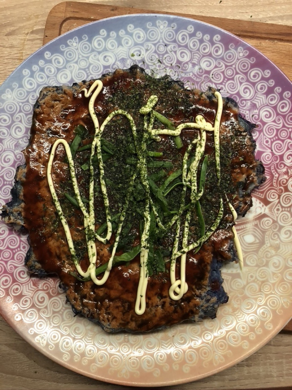 Okonomiyaki w stylu Kansai. Japoński naleśnik