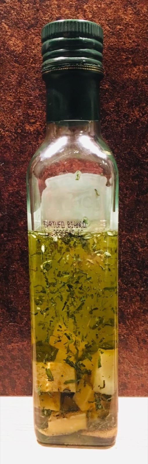 Oliwa do potraw z parmezanem